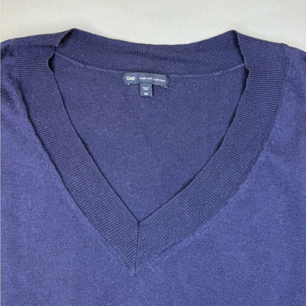 Gap V Neck Sweater Women’s Size XS Navy Blue Cotton Cashmere Blend - Picture 2 of 12
